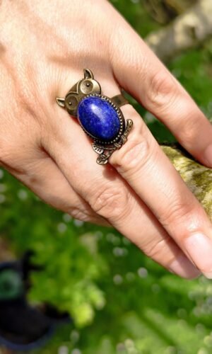 Bague en forme de petit hiboux avec une pierre bleu