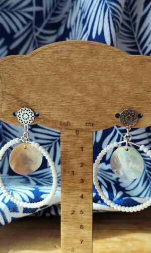 Boucles d'oreilles en perles blanches